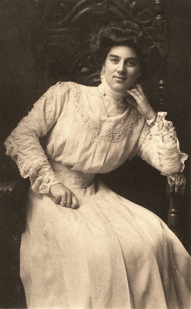 Portrait of Lyl, circa 1910